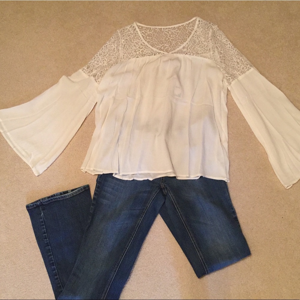 NEW gorgeous boho ivory top w/ lace detail size L